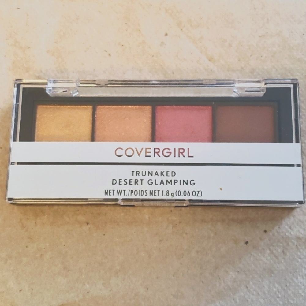 COVERGIRL Trunaked Quad Eyeshadow Palette in Desert Glamping